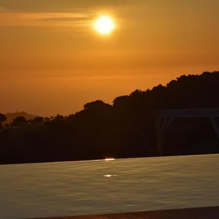 Dreamcatcher Villa: Infinity Pool, Sunset, Seaview Agios Leon