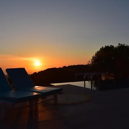 Dreamcatcher Villa: Infinity Pool, Sunset, Seaview Agios Leon